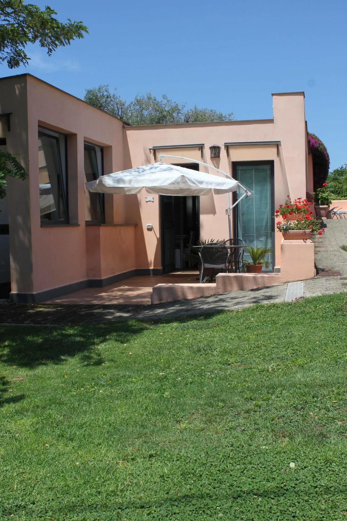 Aparthotel Flegrea House Pozzuoli Zewnętrze zdjęcie