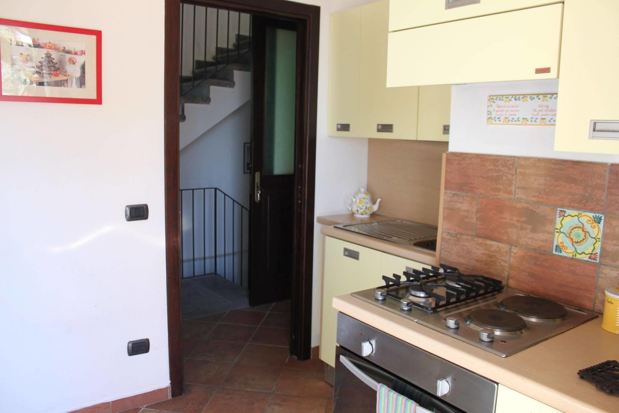 Aparthotel Flegrea House Pozzuoli Zewnętrze zdjęcie