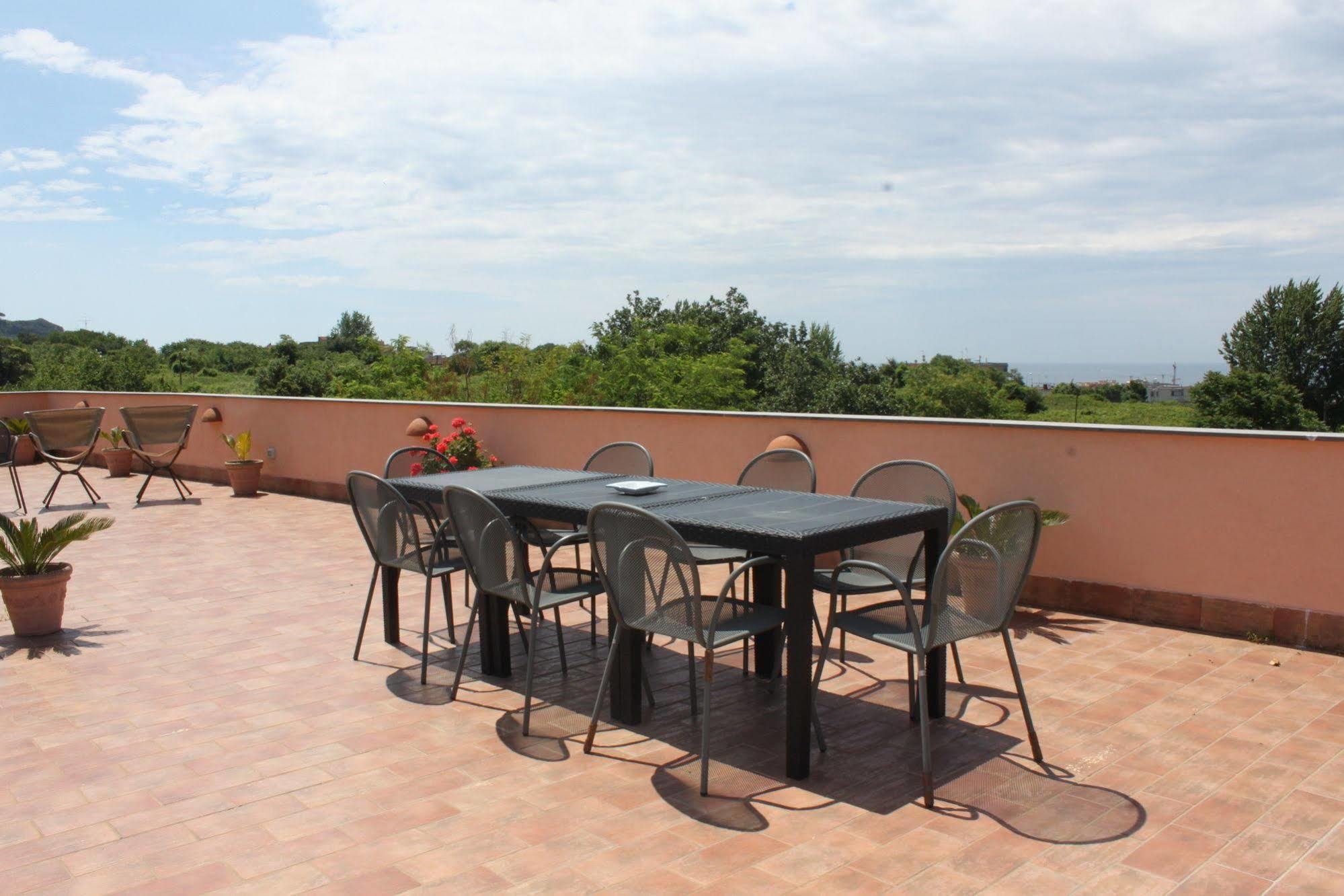 Aparthotel Flegrea House Pozzuoli Zewnętrze zdjęcie